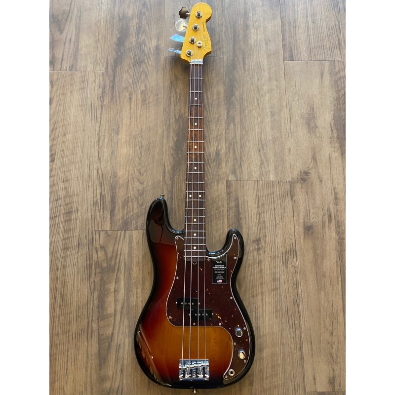Fender American Professional II Precision Bass®, Rosewood Fingerboard, 3-Color Sunburst