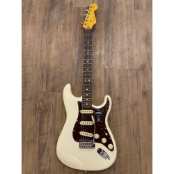 Fender American Professional II Stratocaster®, Rosewood Fingerboard, Olympic White
