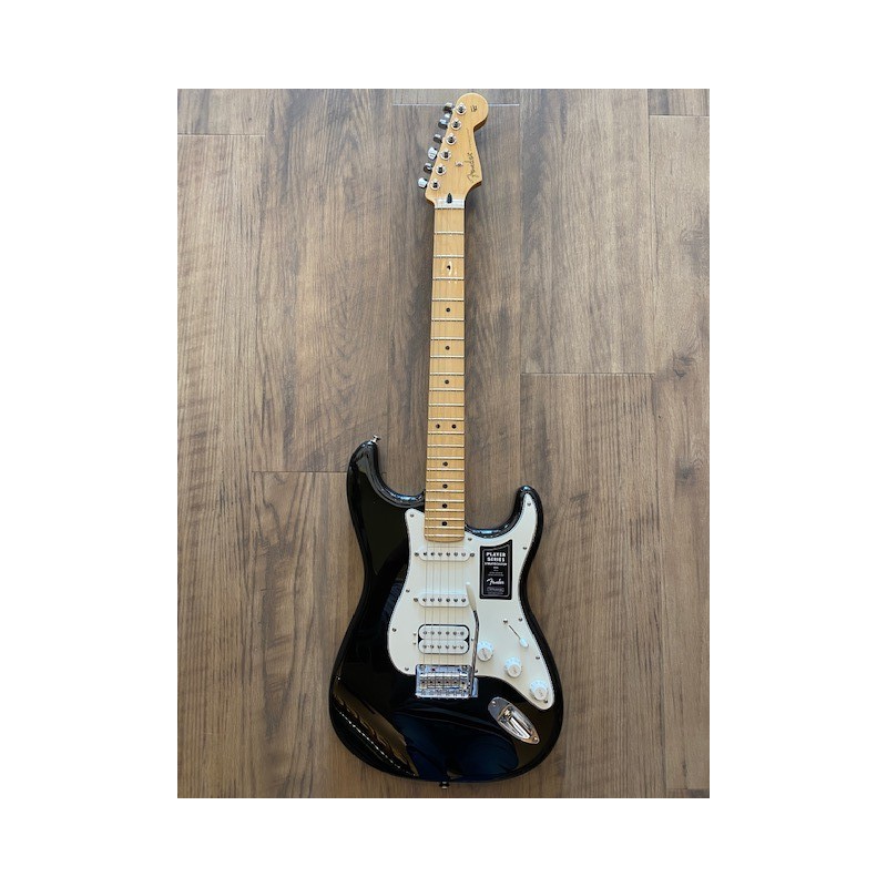 Fender Player Stratocaster® HSS, Touche Erable, Noir