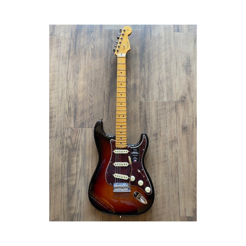 Fender American Professional II Stratocaster®, Maple Fingerboard, 3-Color Sunburst