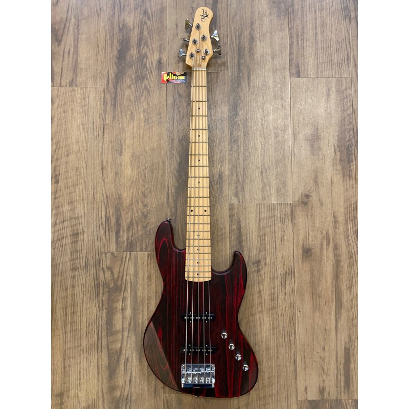 Michael Kelly Element 5